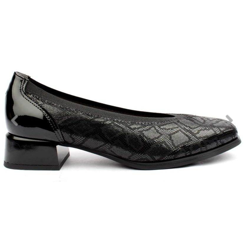 Pitillos Low Heel Shoe Black