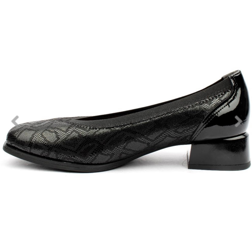 Pitillos Low Heel Shoe Black