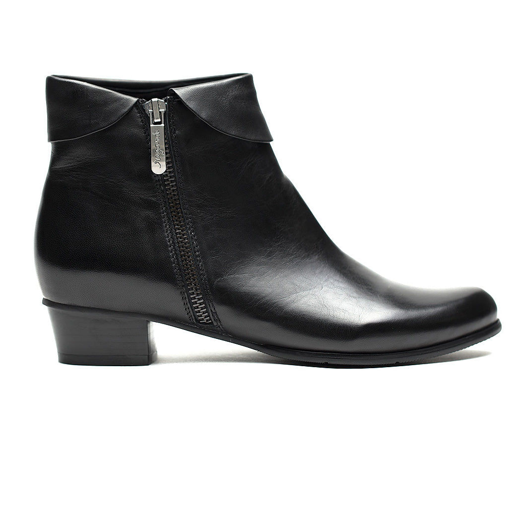 Regarde Le Ciel Stefany-03 Black Leather Ankle Boot